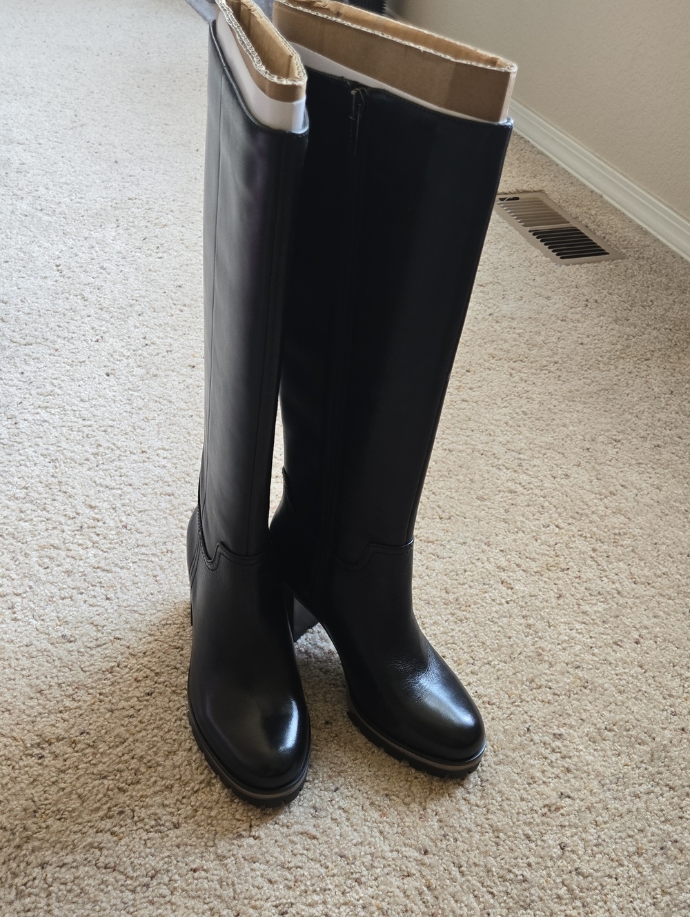 Vince Camuto NWOT Black Leather Boots